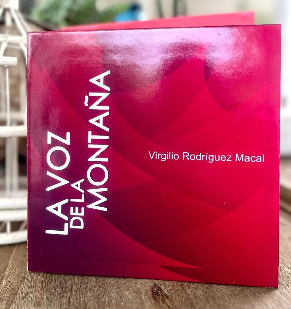 Libro en acordeón La voz de la montaña