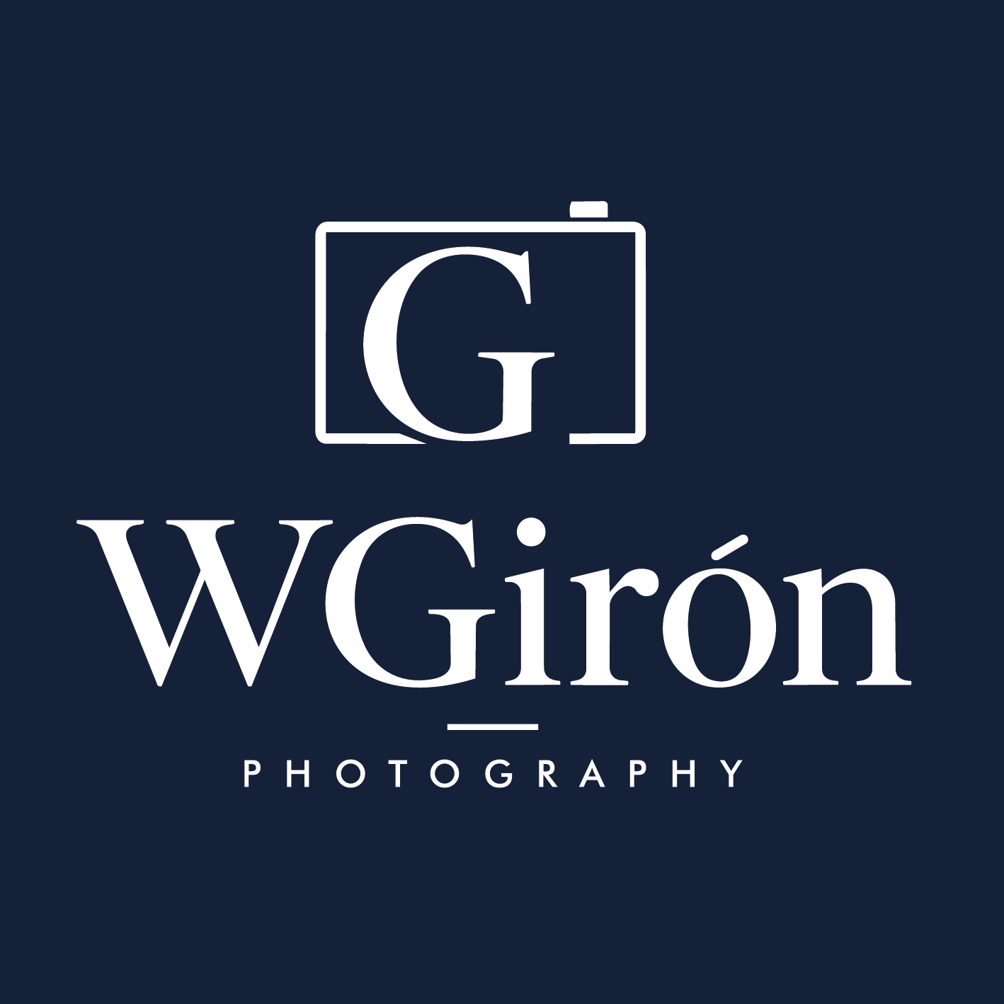 Logo negativo WGirón sobre azul oscuro